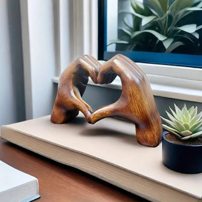 CœurArtistique - Sculpture en forme de cœur : Art moderne avec une touche romantique