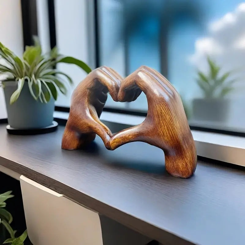 CœurArtistique - Sculpture en forme de cœur : Art moderne avec une touche romantique