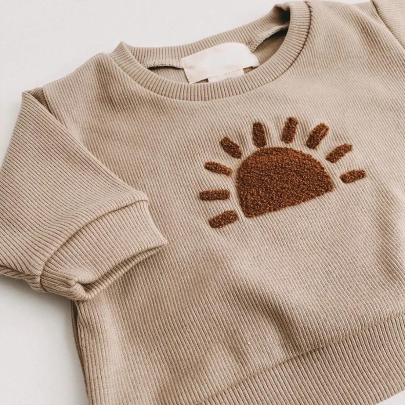 Ensemble Enfant Sunshine – Pour un Look Joyeux et Confortable
