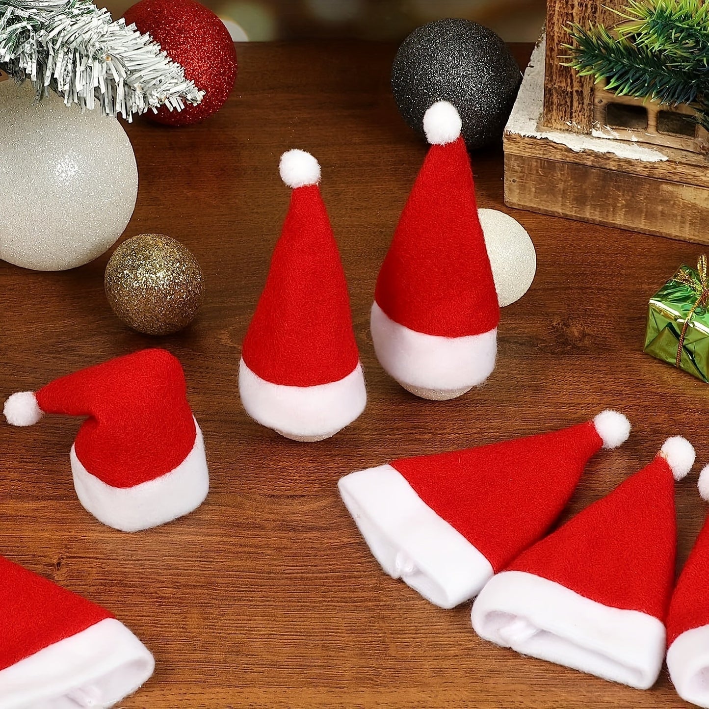 Set de Housses Père Noël – Pour une Table Festive
