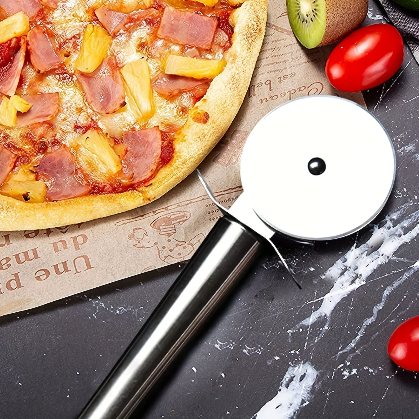 Rouleau à Pizza en Acier Inoxydable – Ustensile de Cuisine Efficace et Élégant pour des Tranches Parfaites