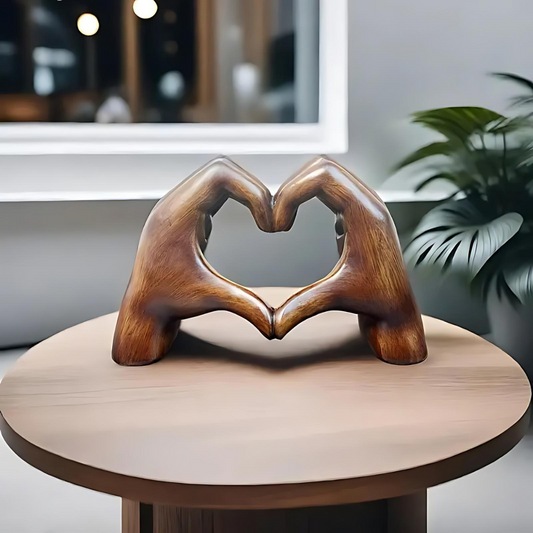 CœurArtistique - Sculpture en forme de cœur : Art moderne avec une touche romantique