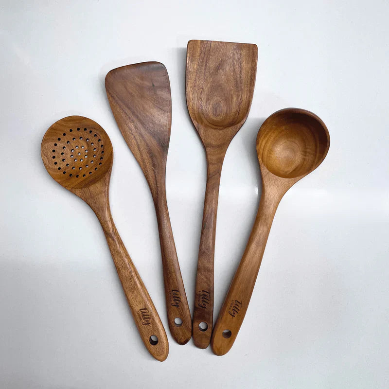 Ensemble de Cuisine en Bois Naturel – Cuisine Durable et Stylée