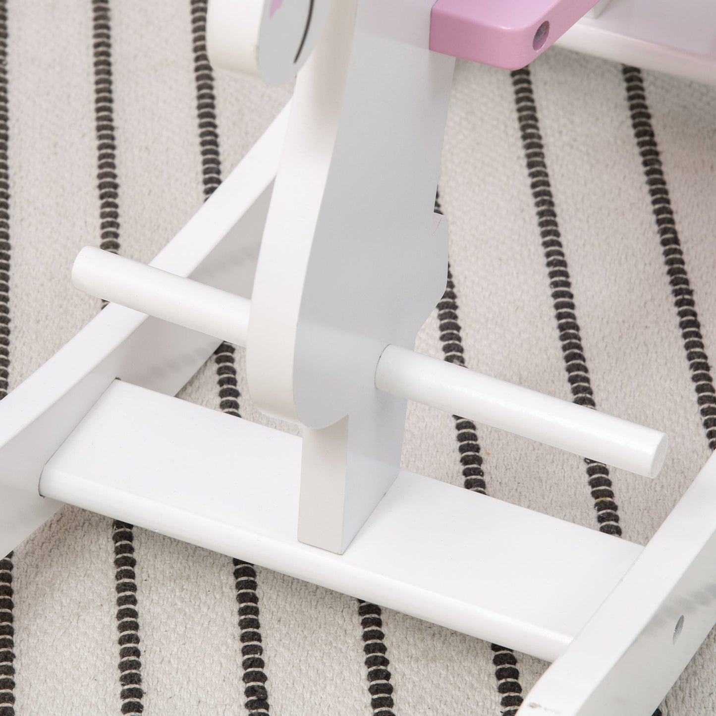 Adorable cheval à bascule – Pour un plaisir de jeu sans fin